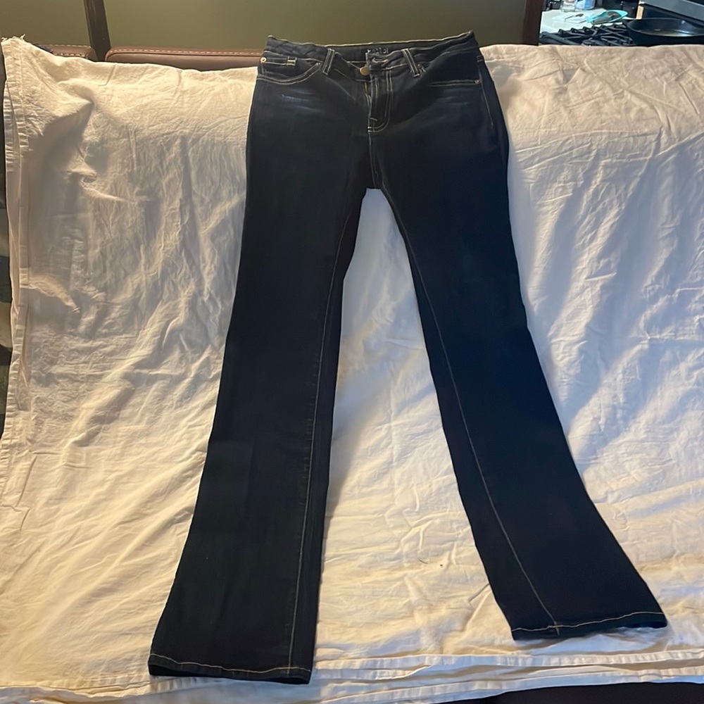 Hello Skinny Jeans w/ barley bootcut.